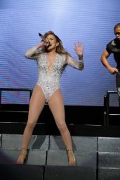 Jennifer Lopez Performs at 103.5 KTU