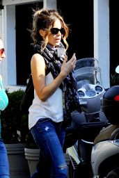 Kate Beckinsale in Relaxed Skinny Jeans - Out in Brentwood, July 2014