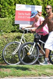 Kelly Brook in Tights and Her Boyfriend - Cycle Ride While out in Los Angeles
