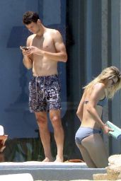 Maria Sharapova Shows Off Bikini Body on Vacation With Boyfriend in Cabo (Mexico) - July 2014