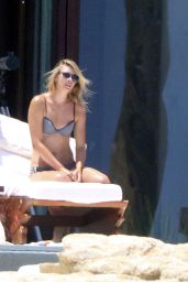 Maria Sharapova Shows Off Bikini Body on Vacation With Boyfriend in Cabo (Mexico) - July 2014