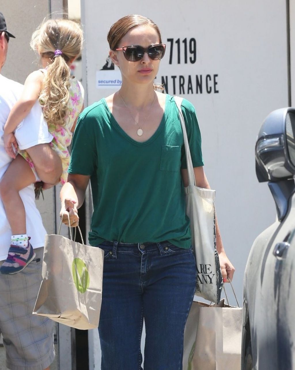 Natalie Portman in Jeans at M Cafe in West Hollywood - July 2014 ...
