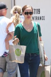 Natalie Portman in Jeans at M Cafe in West Hollywood - July 2014