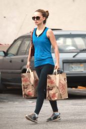 Natalie Portman - Shopping at Trader Joe