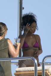 Rihanna-2014-08