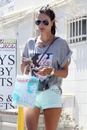 Alessandra Ambrosio Street Style - Shopping in Brentwood, August 2014
