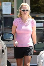 Britney Spears LA Style - Visits Wildflour Bakery & Cafe - August 2014