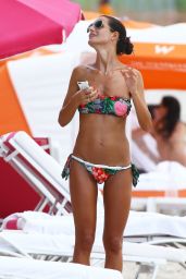 Cristina De Pin Bikini Candids - Miami, August 2014