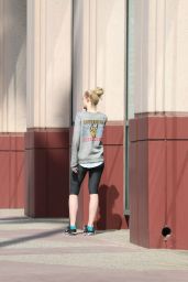 Elle Fanning Arrives at the Gym in Los Angeles - August 2014