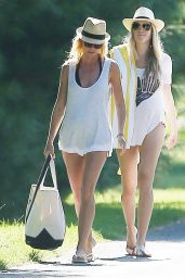 Gwyneth Paltrow and Friends Take a Stroll in East Hampton - August 2014
