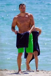 Hayden Panettiere Bikini Candids - Beach in Miami, August 2014