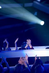 Jennifer Lopez Performs at 2014 MTV Video Music Awards
