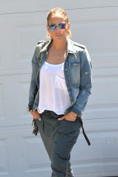 Jennifer Lopez Style - Out in Brentwood - August 2014