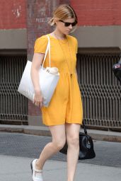 Kate Mara Casual Style - Out Shopping in New York City - Aug. 2014