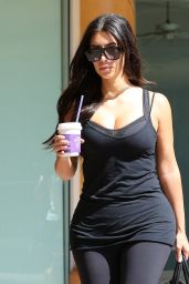 Kim Kardashian in Tights - Going to a Gym in Calabasas - August 2014