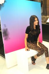 Madison Beer at MAC Cosmetics Store Opening in Orlando