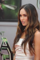 Megan Fox – ‘Teenage Mutant Ninja Turtles’ Premiere in Westwood