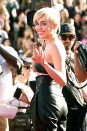 Miley Cyrus – 2014 MTV Video Music Awards in Inglewood