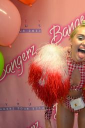 Miley Cyrus - Meet & Greet at United Center in Chicago - August 2014