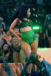 Nicki Minaj Performs at 2014 MTV Video Music Awards