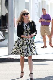 Reese Witherspoon - Goes Out Shopping in Beverly Hills - August 2014