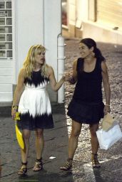 Reese Witherspoon Parties it up - Capri (Italy), August 2014
