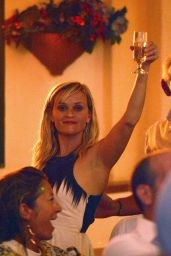 Reese Witherspoon Parties it up - Capri (Italy), August 2014