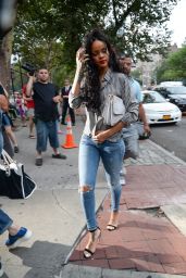 Rihanna in Ripped Jeans Arriving at Da Silvano Restaurant in New York City - August 2014