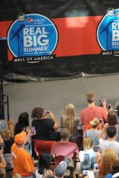 Rita Ora Performs at Mall of America - August 2014