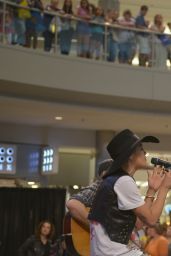 Rita Ora Performs at Mall of America - August 2014