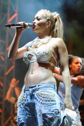 Rita Ora Performs at V Festival at Hylands Park – August 2014