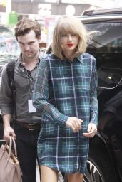 Taylor Swift in a Shirt Dress - Out in New York City - August 2014