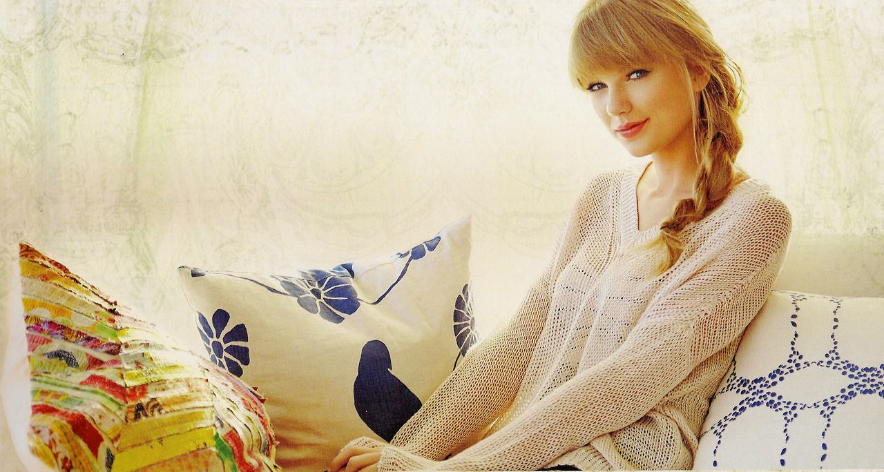 Taylor Swift Official 2015 Calendar CelebMafia