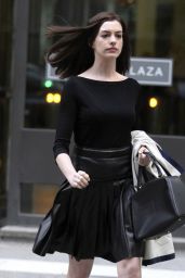 Anne Hathaway Leggy - 