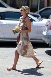 Elsa Pataky Street Style - Leaving a CVS in Los Angeles, September 2014