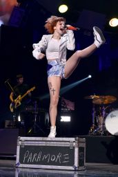 Hayley Williams Performs at 2014 iHeartRadio Music Festival in Las Vegas