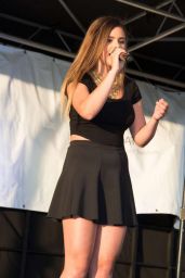 Jacquie Lee Performs at Tysons Corner Plaza - September 2014