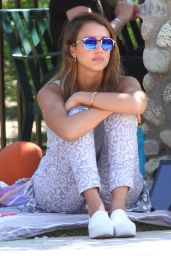 Jessica Alba - Cold Water Canyon Park in Beverly Hills, September 2014