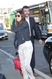 Jessica Biel Street Style - at LAX airport in Los Angeles - Sept. 2014