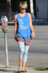 Kaley Cuoco Arriving For a Yoga Class - August 2014