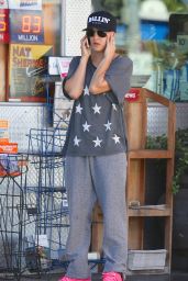 Kaley Cuoco Street Style - Out in Sherman Oaks - September 2014