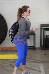 Khloe Kardashian in Leggings Going to the Gym in Los Angeles, September 2014