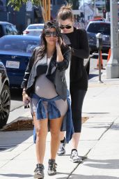 Kourtney & Khloe Kardashian - Out for Lunch at Joan