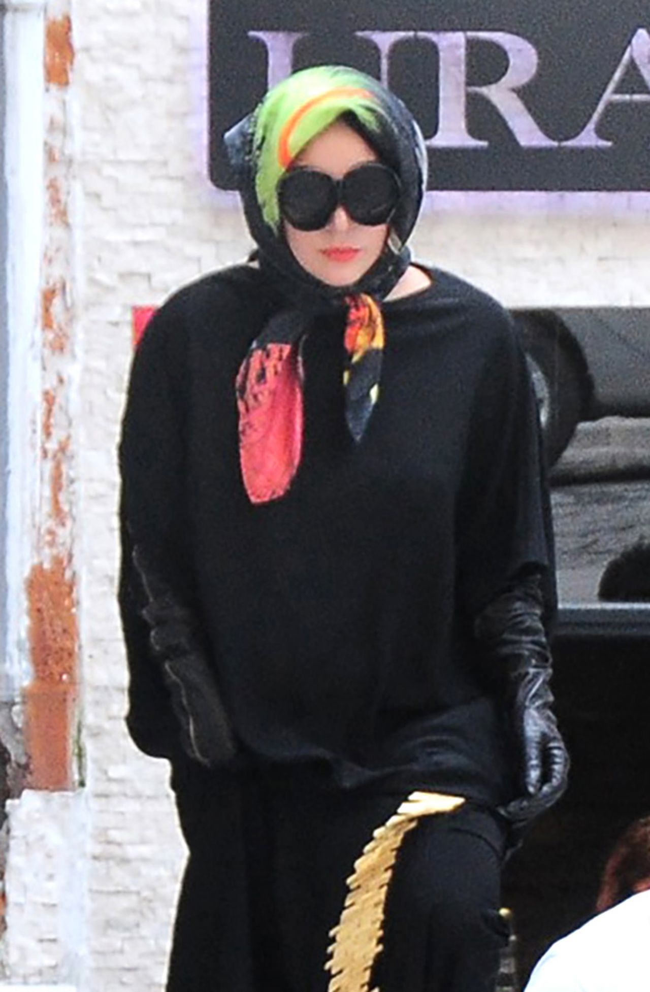 lady-gaga-out-shopping-in-istanbul-turke