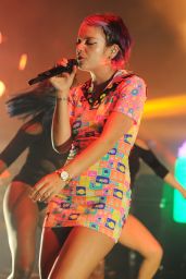 Lily Allen Performs on Stage at Fillmore Miami Beach - September 2014