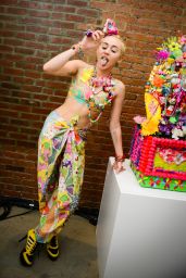 Miley Cyrus - JEREMY SCOTT Spring/Summer 2015 Presented by MADE in New York City 