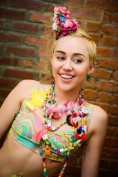 Miley Cyrus - JEREMY SCOTT Spring/Summer 2015 Presented by MADE in New York City 