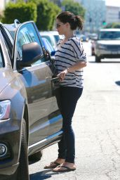 Neve Campbell Street Style - Leaving the Twist Cafe in Los Angeles - Sept. 2014