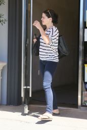 Neve Campbell Street Style - Leaving the Twist Cafe in Los Angeles - Sept. 2014
