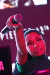 Nicki Minaj Performs During a Party at Club 79 in Paris - Sept. 2014